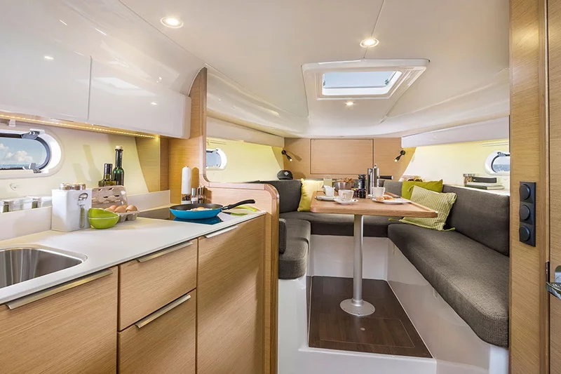 bavaria-mb-sline-s30open-interior-keyvisual bavaria-mb-sline-s30open-interior-keyvisual