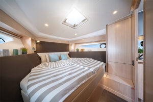 SR36 29 bavaria mb srline sr36 interior zweispalter cabin links 1 SR36