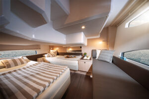 SR36 33 bavaria mb srline sr36 interior zweispalter cabin rechts 1 SR36